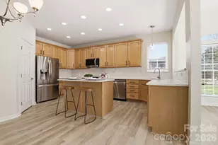 3909 Meadow Green Dr, Charlotte, NC 28269 - Photo 11