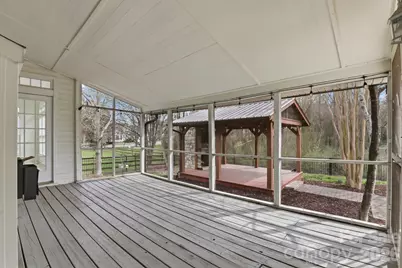3909 Meadow Green Drive, Charlotte, NC 28269 - Photo 23