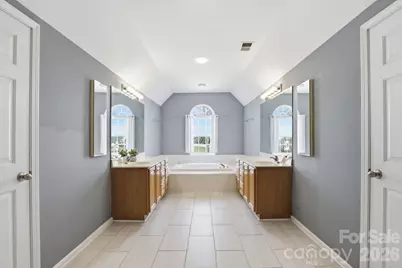 3909 Meadow Green Drive, Charlotte, NC 28269 - Photo 33