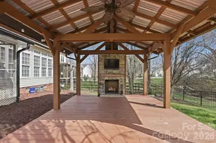 3909 Meadow Green Dr, Charlotte, NC 28269 - Photo 39