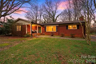 705 2nd Ave NE, Conover, NC 28613 - Photo 1