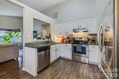 708 Pennwood Lane, Charlotte, NC 28215 - Photo 9