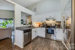 708 Pennwood Ln, Charlotte, NC 28215 - Photo 9