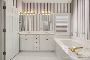 5423 Dunedin Ln, Charlotte, NC 28270 - Photo 17