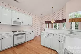 5423 Dunedin Ln, Charlotte, NC 28270 - Photo 13