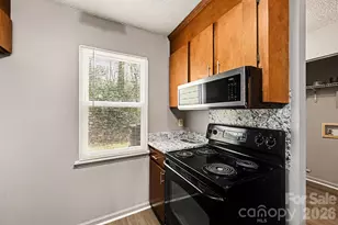 4033 Briarhill Dr, Charlotte, NC 28215 - Photo 9