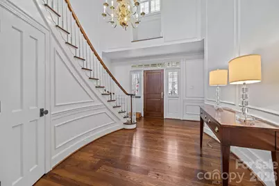 1219 Scotland Avenue, Charlotte, NC 28207 - Photo 3