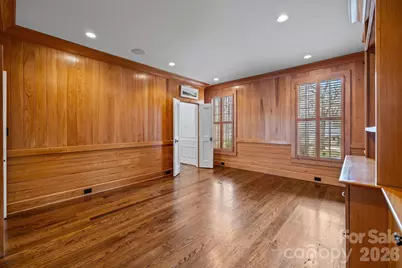 1219 Scotland Avenue, Charlotte, NC 28207 - Photo 5