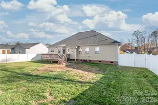 108 Deerfield Dr, Mount Holly, NC 28120 - Photo 35