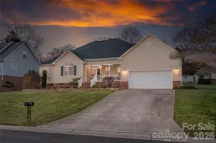 108 Deerfield Dr, Mount Holly, NC 28120 - Photo 1