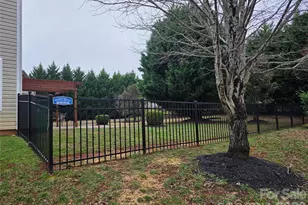 9525 Durness Dr, Charlotte, NC 28278 - Photo 27