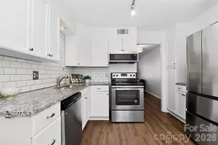 4605 Hedgemore Dr, Charlotte, NC 28209 - Photo 5