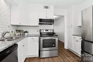 4605 Hedgemore Dr, Charlotte, NC 28209 - Photo 9