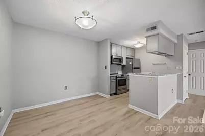 427 W 8th Street #104, Charlotte, NC 28202 - Photo 13