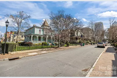 427 W 8th Street #104, Charlotte, NC 28202 - Photo 37