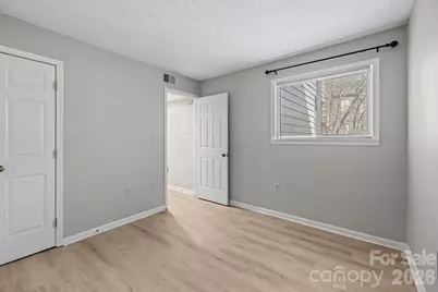427 W 8th Street #104, Charlotte, NC 28202 - Photo 21