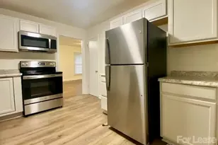 755 Harwyn Dr, Charlotte, NC 28215 - Photo 3