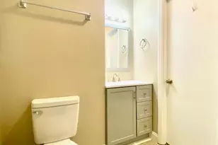 755 Harwyn Dr, Charlotte, NC 28215 - Photo 9