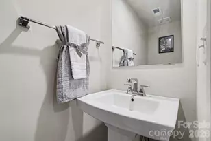 1305 Newell Towns Ln, Charlotte, NC 28262 - Photo 9