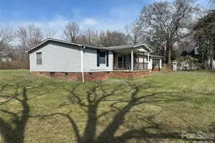 206 6th St SW, Taylorsville, NC 28681 - Photo 3