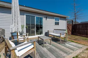 4246 Mackinnon Dr, Charlotte, NC 28214 - Photo 15