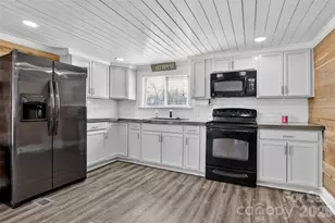 2466 Cottage Ln, Liberty Hill, SC 29074 - Photo 11