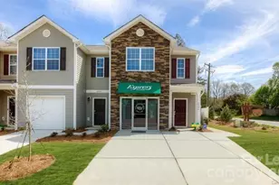 6006 Guildford Hill Ln, Charlotte, NC 28215 - Photo 1