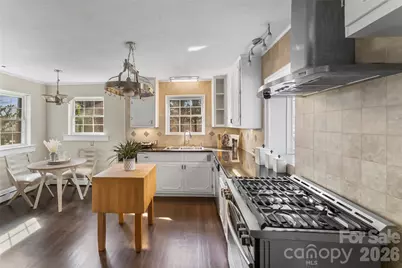 121 33rd Avenue NE, Hickory, NC 28601 - Photo 15