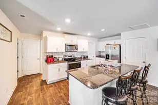 3173 Green Apple Dr, Dallas, NC 28034 - Photo 9