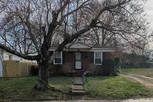 635 Chicago Ave, Charlotte, NC 28203 - Photo 1