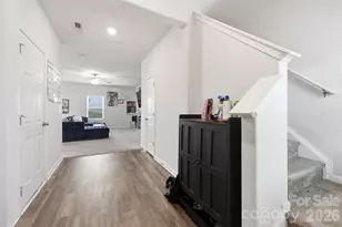 5330 Upton Pl, Charlotte, NC 28215 - Photo 3