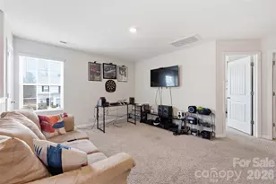 5330 Upton Pl, Charlotte, NC 28215 - Photo 5