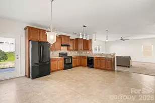 1061 Regal Manor Ln, Fort Mill, SC 29715 - Photo 17