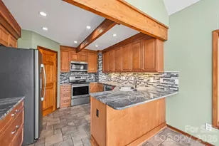 6880 Shade Tree Ln, Sherrills Ford, NC 28673 - Photo 17