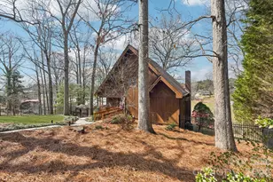 6880 Shade Tree Ln, Sherrills Ford, NC 28673 - Photo 9