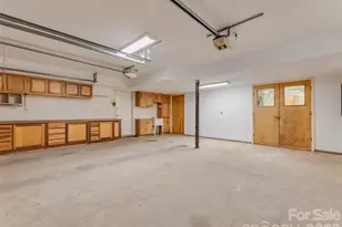 205 Deerpath Ln, Hendersonville, NC 28739 - Photo 39