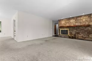 205 Deerpath Ln, Hendersonville, NC 28739 - Photo 13