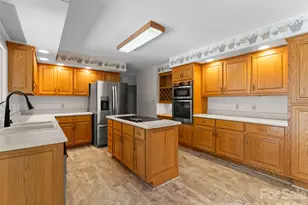 205 Deerpath Ln, Hendersonville, NC 28739 - Photo 19