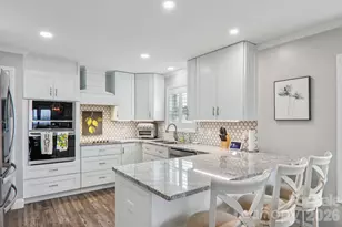 1601 Fleetwood Plaza, Hendersonville, NC 28739 - Photo 17