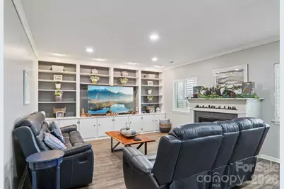 1601 Fleetwood Plaza, Hendersonville, NC 28739 - Photo 35