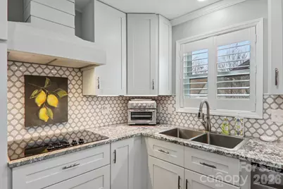 1601 Fleetwood Plaza, Hendersonville, NC 28739 - Photo 21