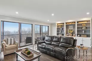 1601 Fleetwood Plaza, Hendersonville, NC 28739 - Photo 9