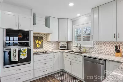 1601 Fleetwood Plaza, Hendersonville, NC 28739 - Photo 19