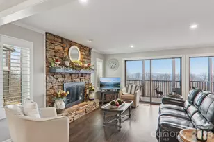 1601 Fleetwood Plaza, Hendersonville, NC 28739 - Photo 5