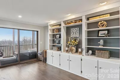 1601 Fleetwood Plaza, Hendersonville, NC 28739 - Photo 11