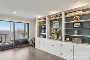 1601 Fleetwood Plaza, Hendersonville, NC 28739 - Photo 11