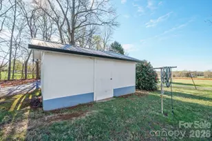 5588 Riverbend Rd, Claremont, NC 28610 - Photo 17