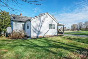 5588 Riverbend Rd, Claremont, NC 28610 - Photo 19