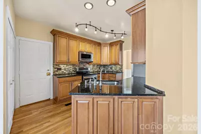 151 Saint Martins Lane, Statesville, NC 28677 - Photo 9