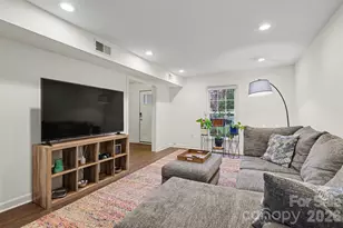 7729 Surreywood Pl, Charlotte, NC 28270 - Photo 17